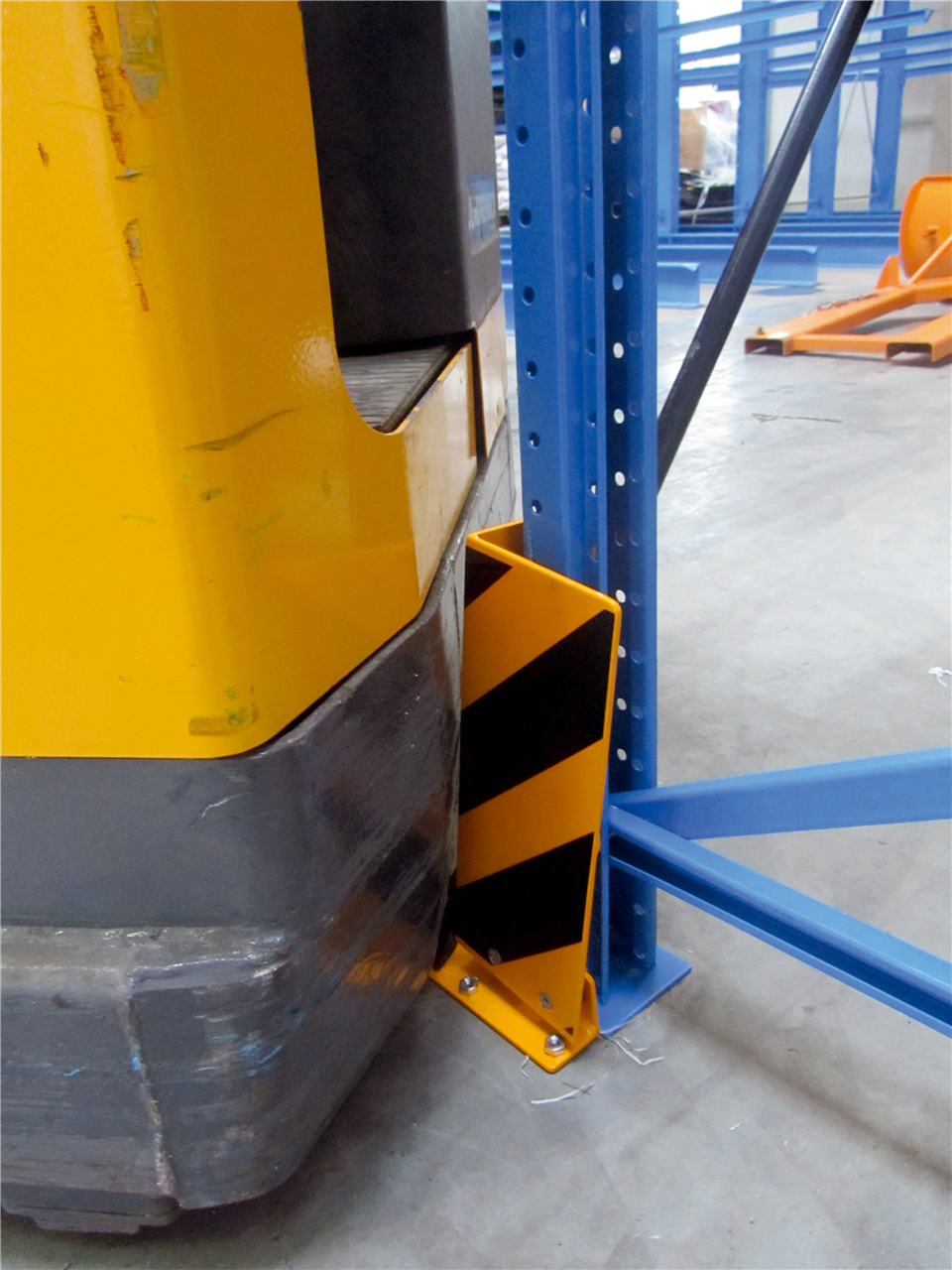 Anfahrschutzwinkel neigbar zum Aufdübeln