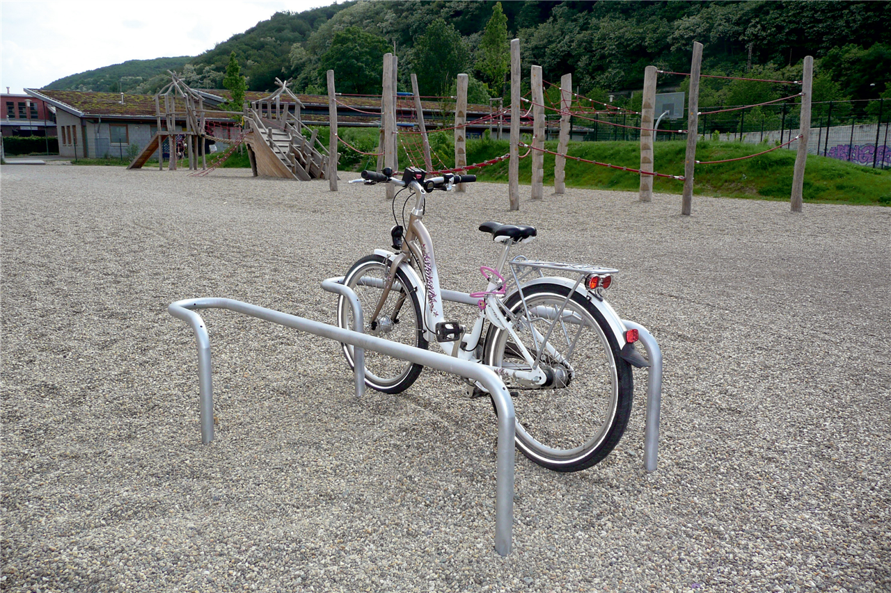 Anlehnbügelparker zum Einbetonieren