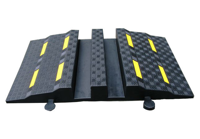 Kabelbrücke / Schlauchbrücke aus hochertigem Gummi