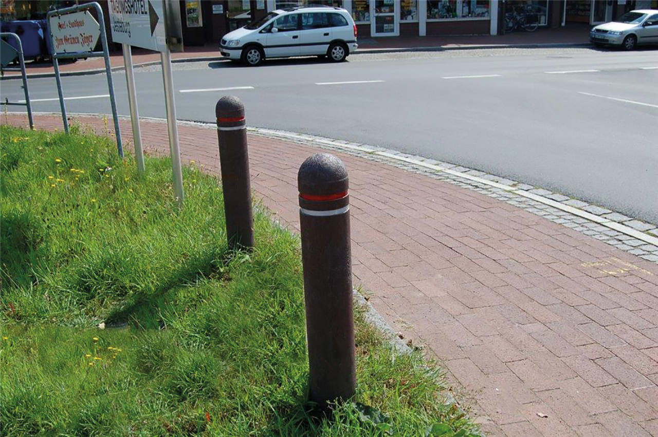 Schake 4014151 Recyclingpfosten Halbkugelkopf Ø 150 mm Poller mit 2 Fräsungen 15 mm breit

und 2 Reflektorbändern

oben rot, unten weiß