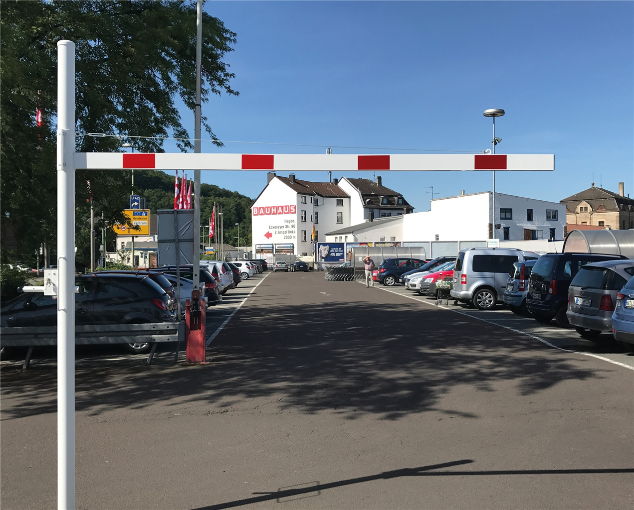 Schake Höhenbegrenzer   schwenkbar | Querrohrlänge: 2000 mm | mit Dreikantverschluss | zum Einbetoni