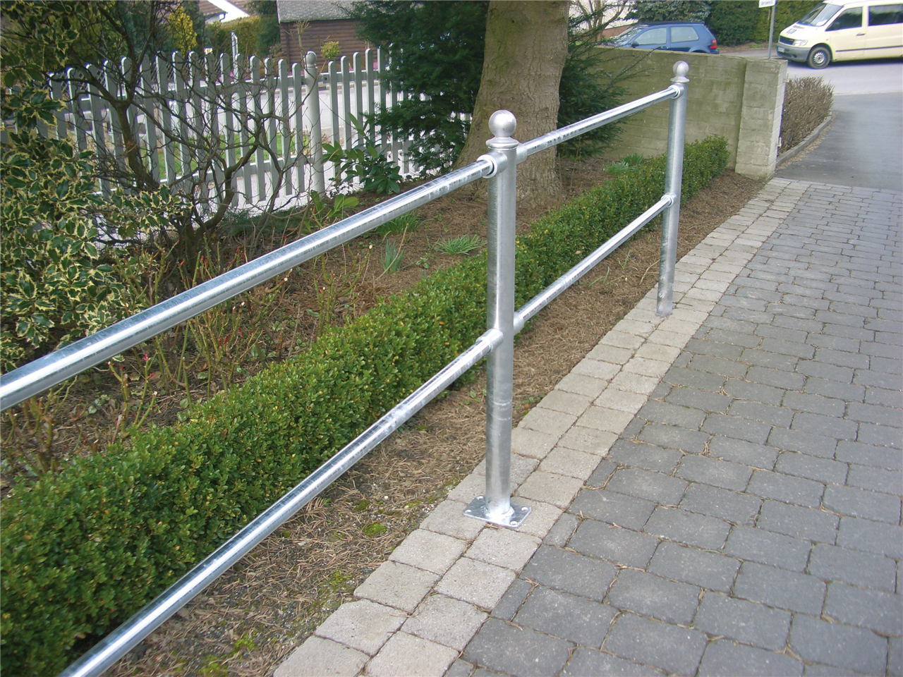 Schake Schutzgeländer / Rabattengeländer Standpfosten für Oberholm

zum Einbetonieren Endpfosten für Oberholm feuerverzinkt