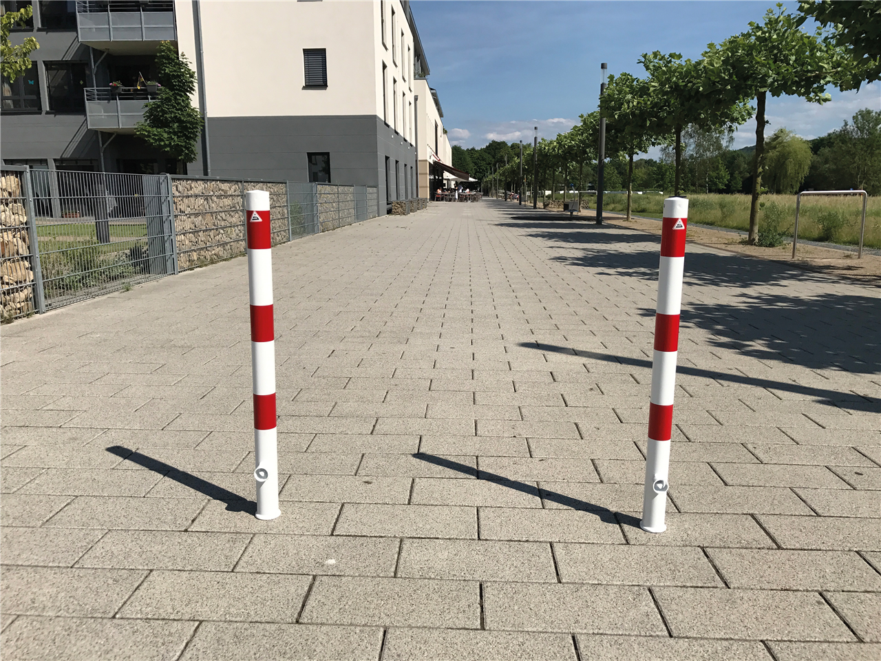 Schake Absperrpfosten | Stahlrohr Ø 60 x 2,5 mm | herausnehmbar | mit Profilzylinderschloss | feuerverzinkt | ohne Öse
