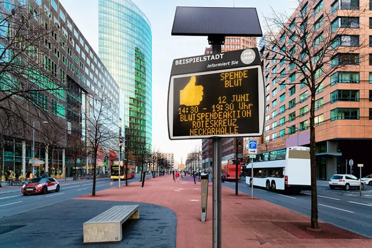 de_adobestock_285835484-750x500 Digitale Solar-LED-Informationstafel EVOCITY, 96 cm x 64 cm