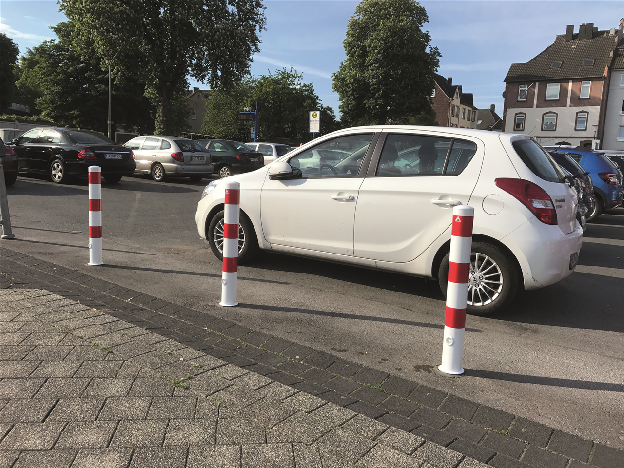 Schake 491F+1 Absperrpfosten Stahlrohr Ø 102 x 2,9 mm herausnehmbar mit Dreikantverschluss feuerverzinkt mit 1 Öse