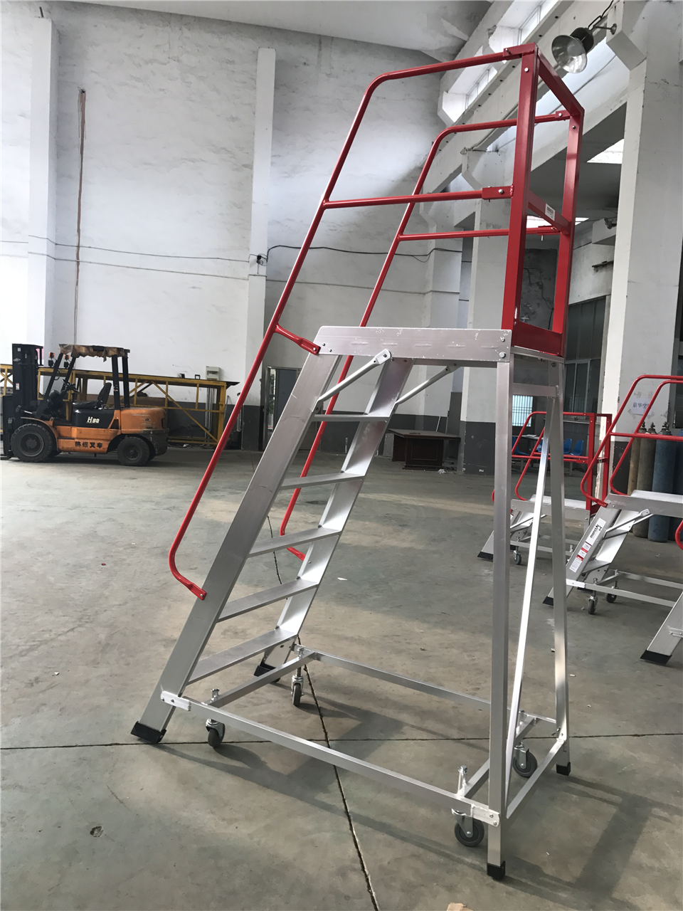 Schake 72540 Podestleiter 4 Stufen, Höhe: 1140 mm